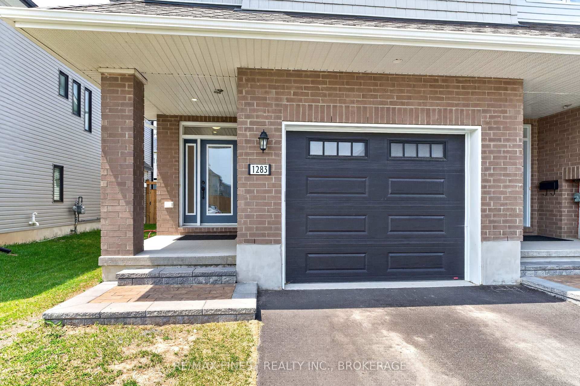 1283 DELANCEY Drive photo 3