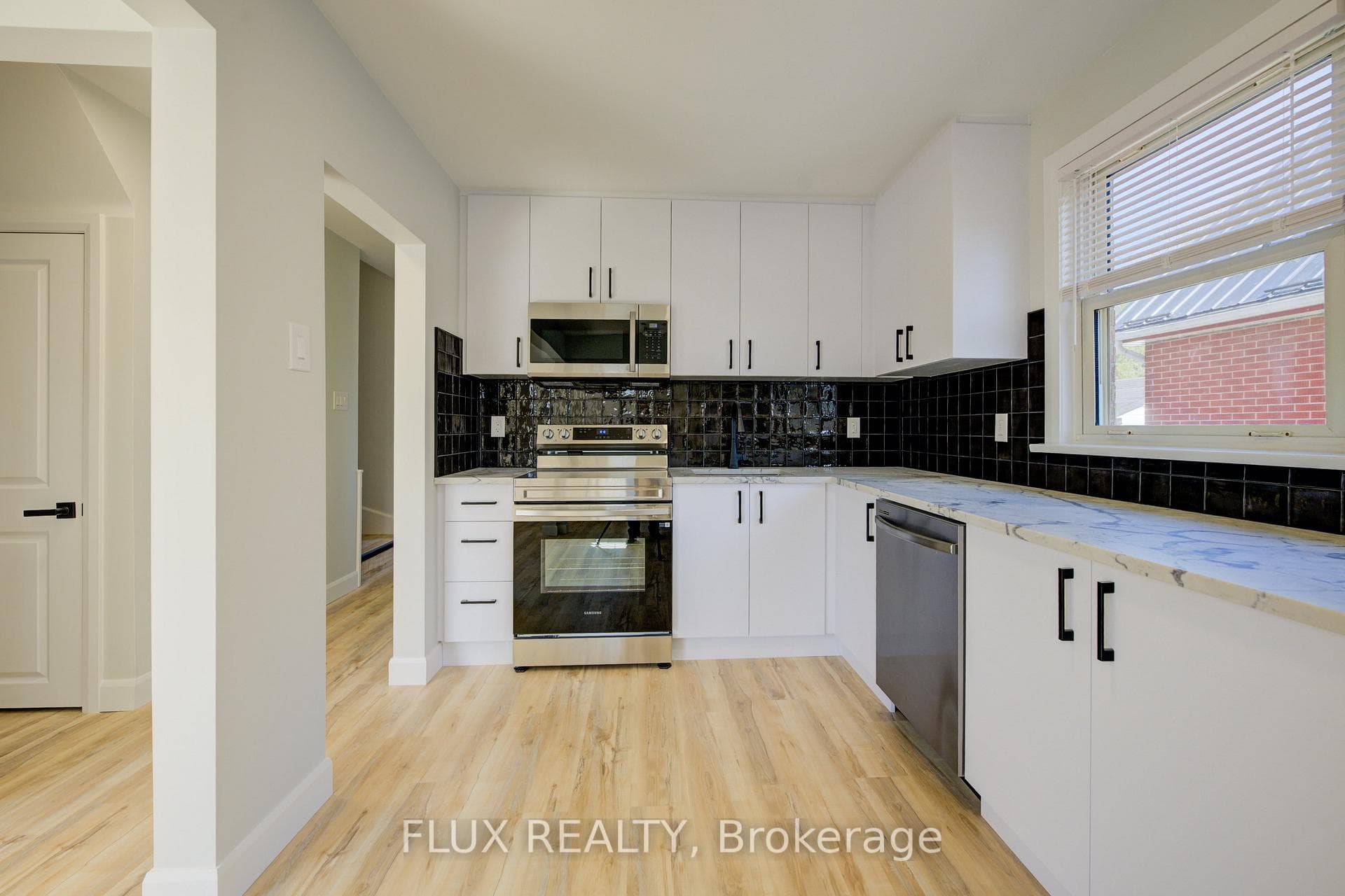 320 Highland Road photo 9