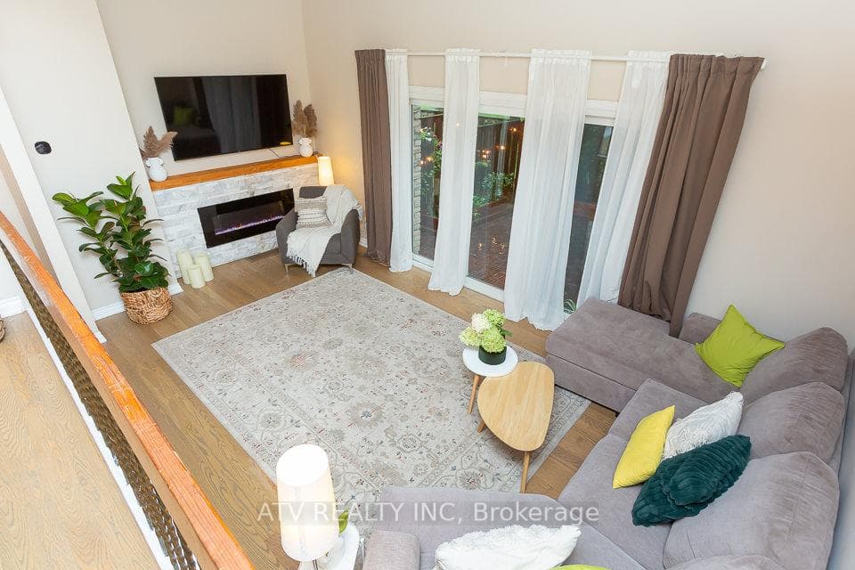400 Bloor Street Unit 23 photo 5