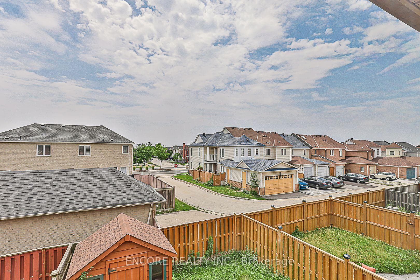 81 Warren Bradley Street photo 34