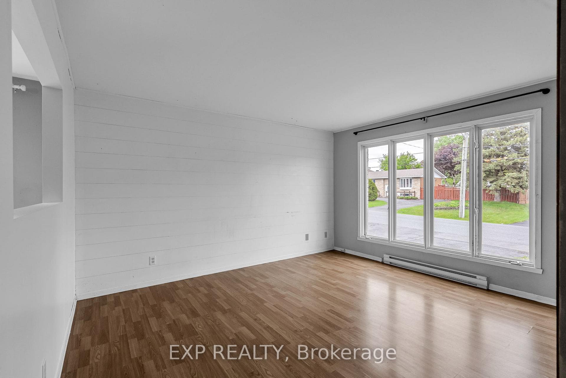 1820 Elgin Street photo 4