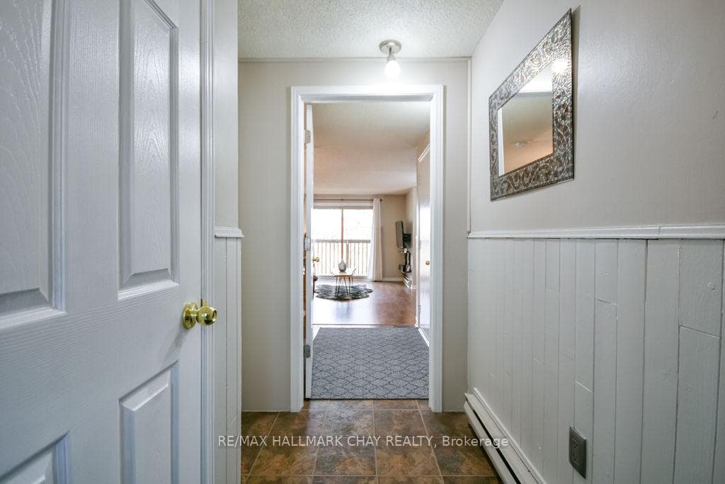 14 Evergreen Court photo 3