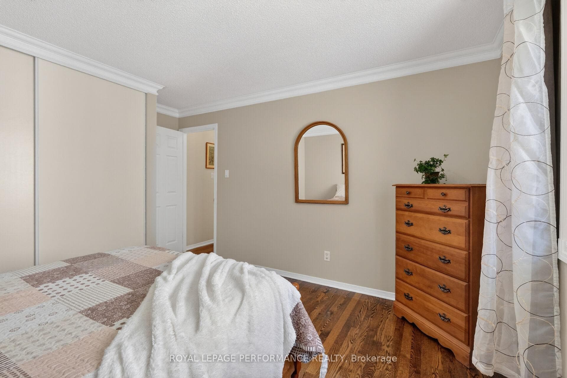 Large Closet!
