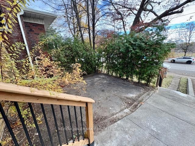 1-car Front pad parking