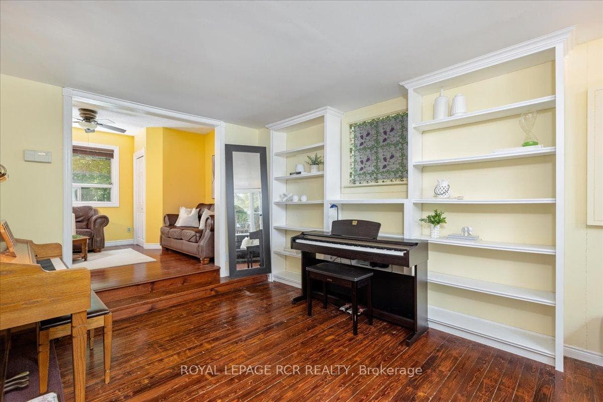 Living Room: Hardwood Floor