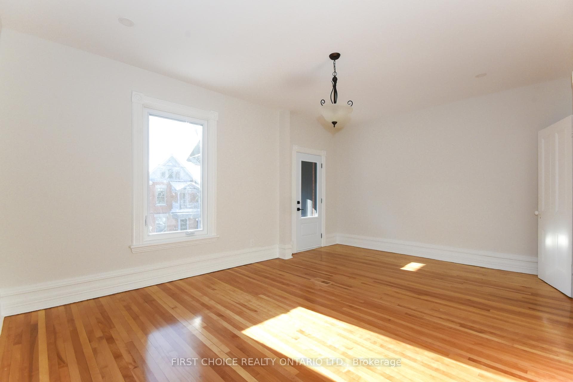 27 Third Avenue photo 25