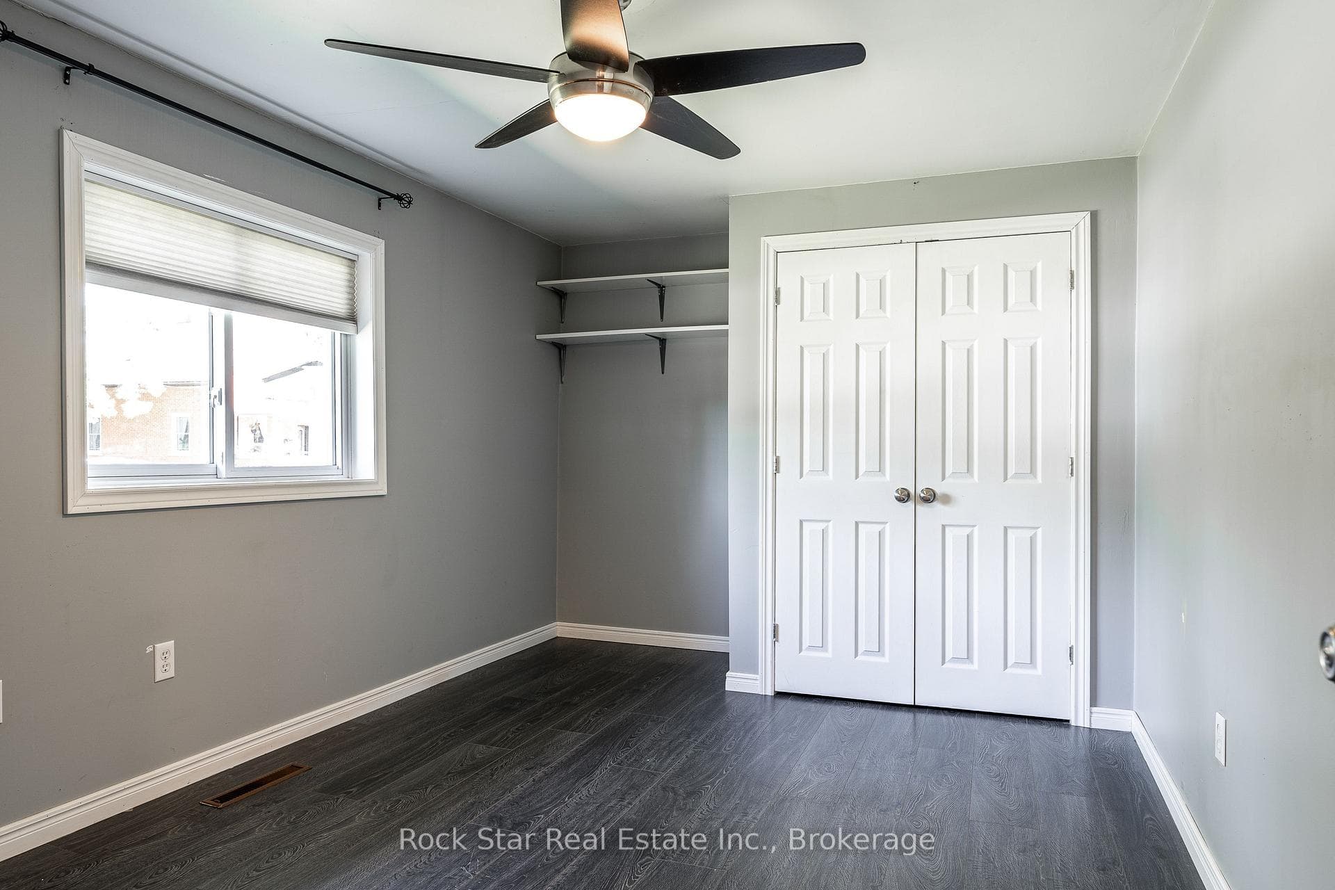 6989 Rutherford Street photo 8