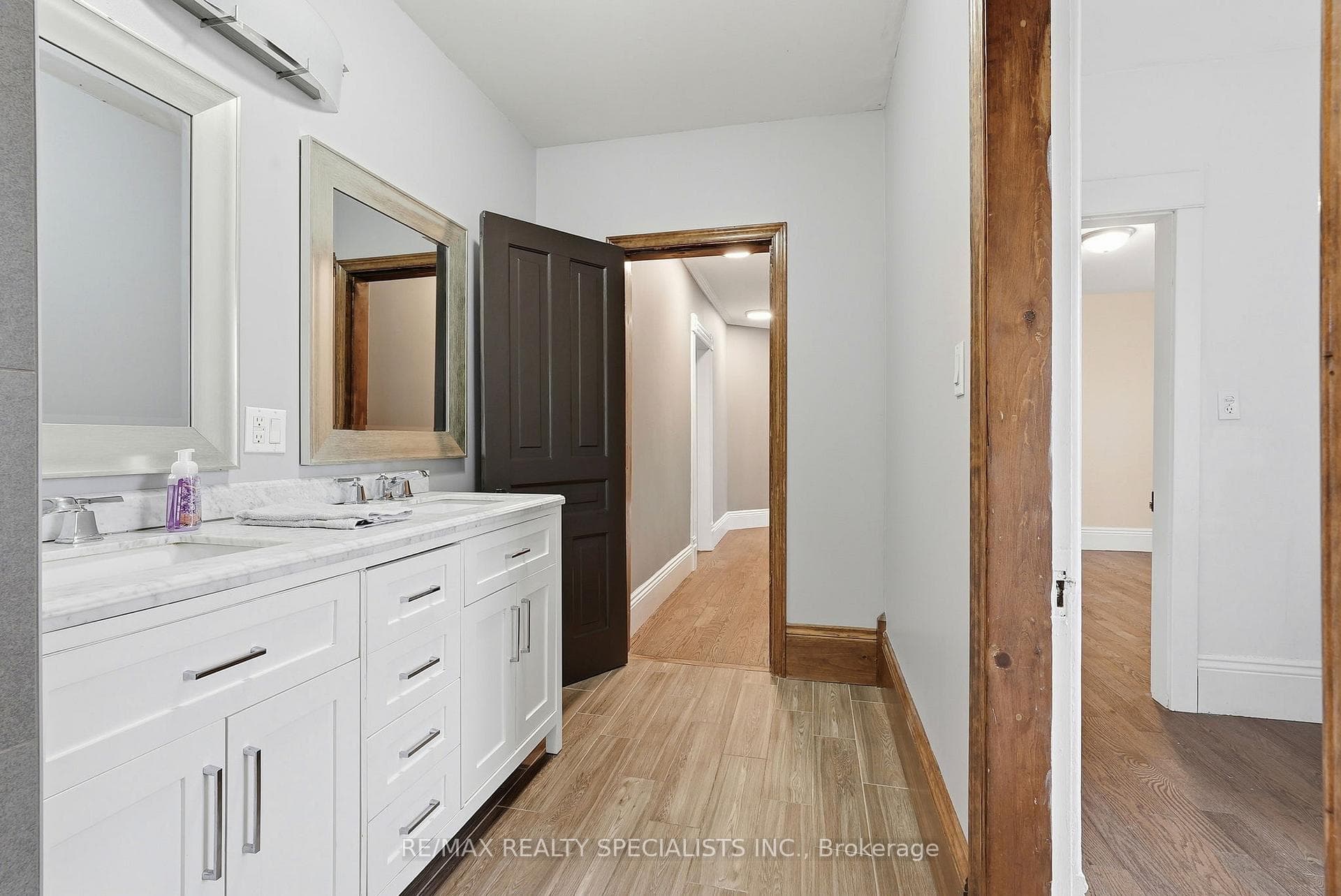 151 Wonham Street photo 32