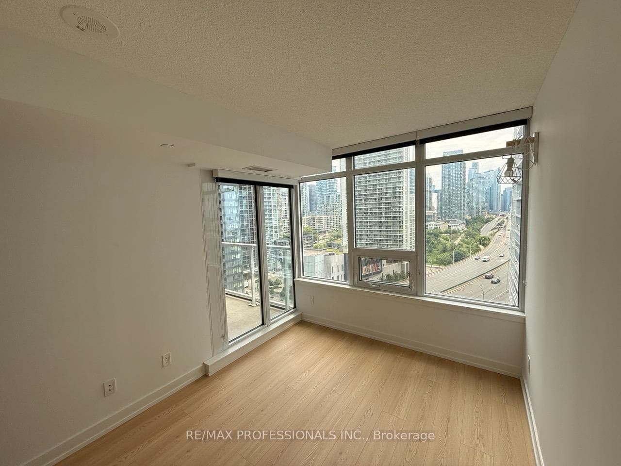 19 Bathurst Street Unit 1708 photo 17
