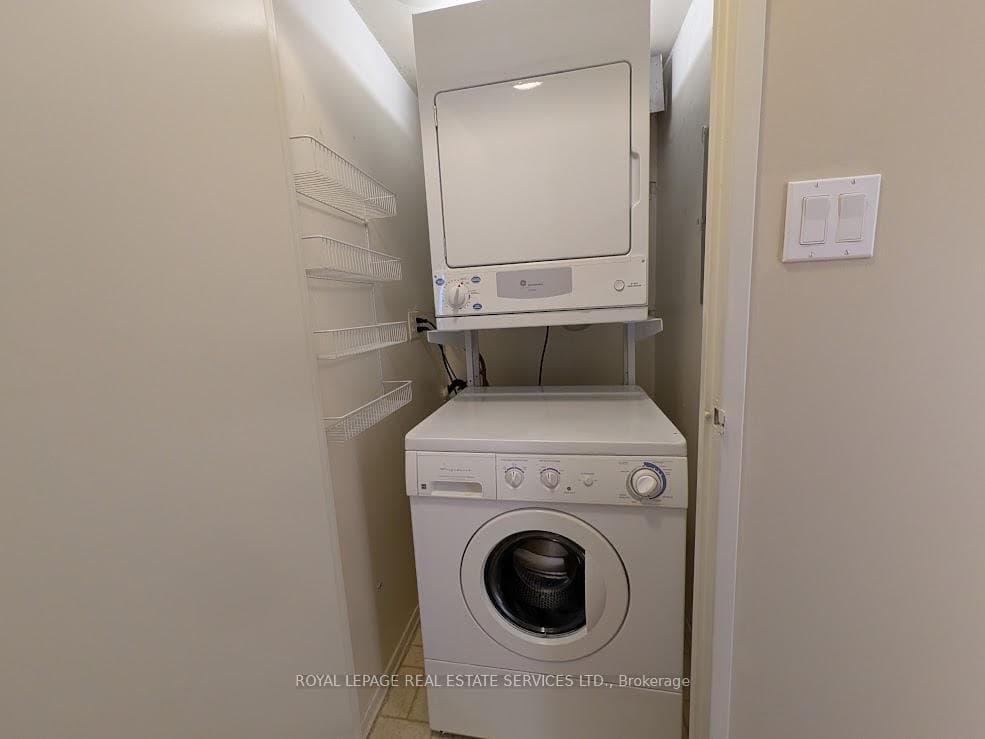 3845 Lake Shore Boulevard Unit 1504 photo 22