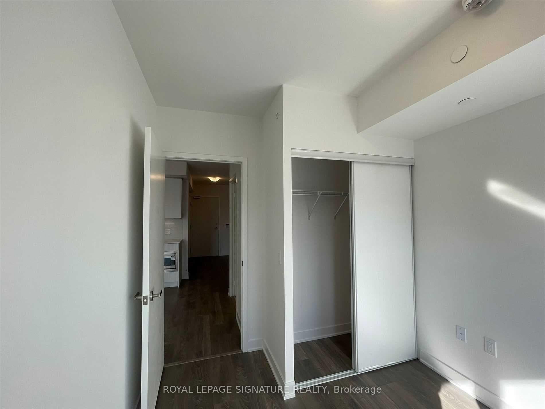 195 Redpath Avenue Unit 1006 photo 3