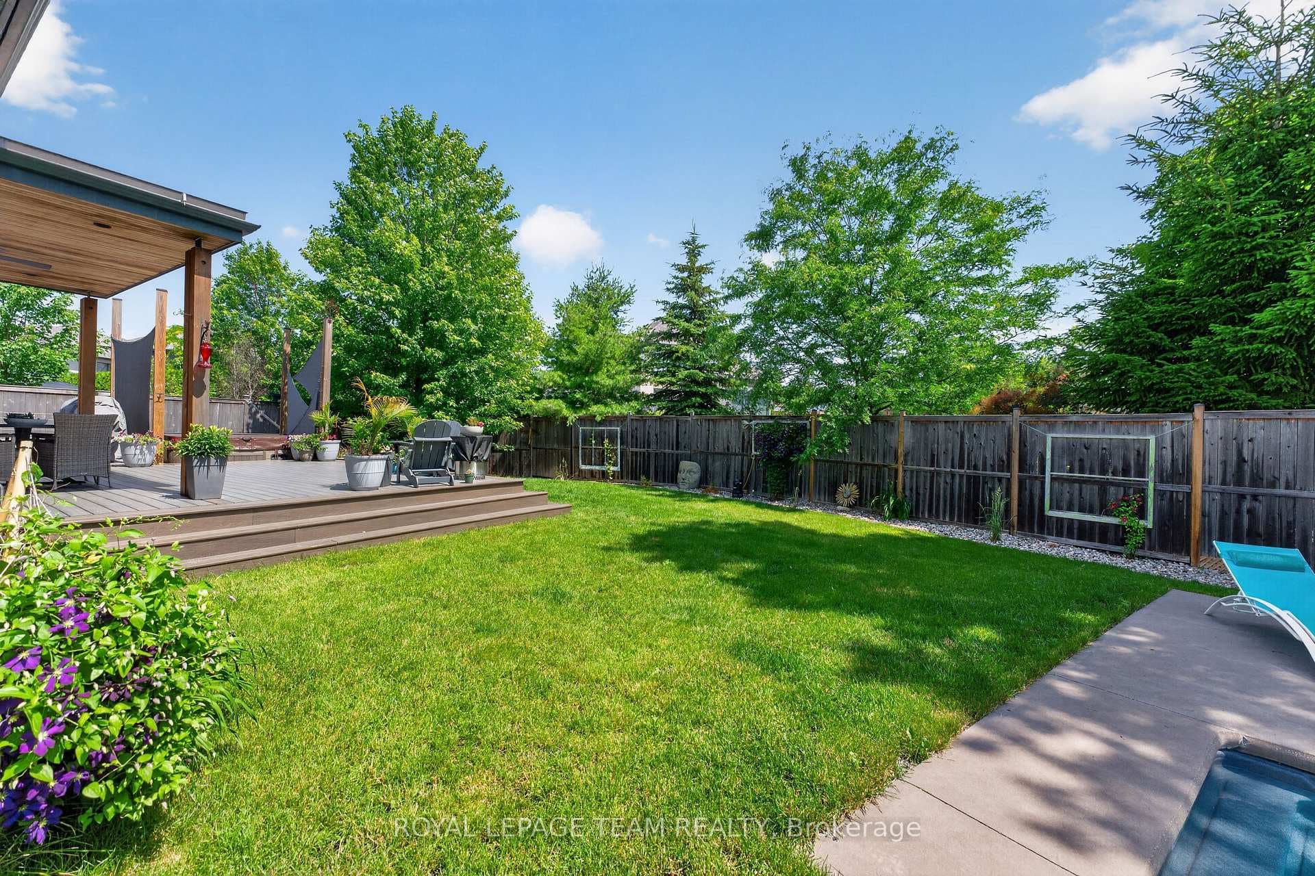 252 Sunnyridge Crescent photo 48