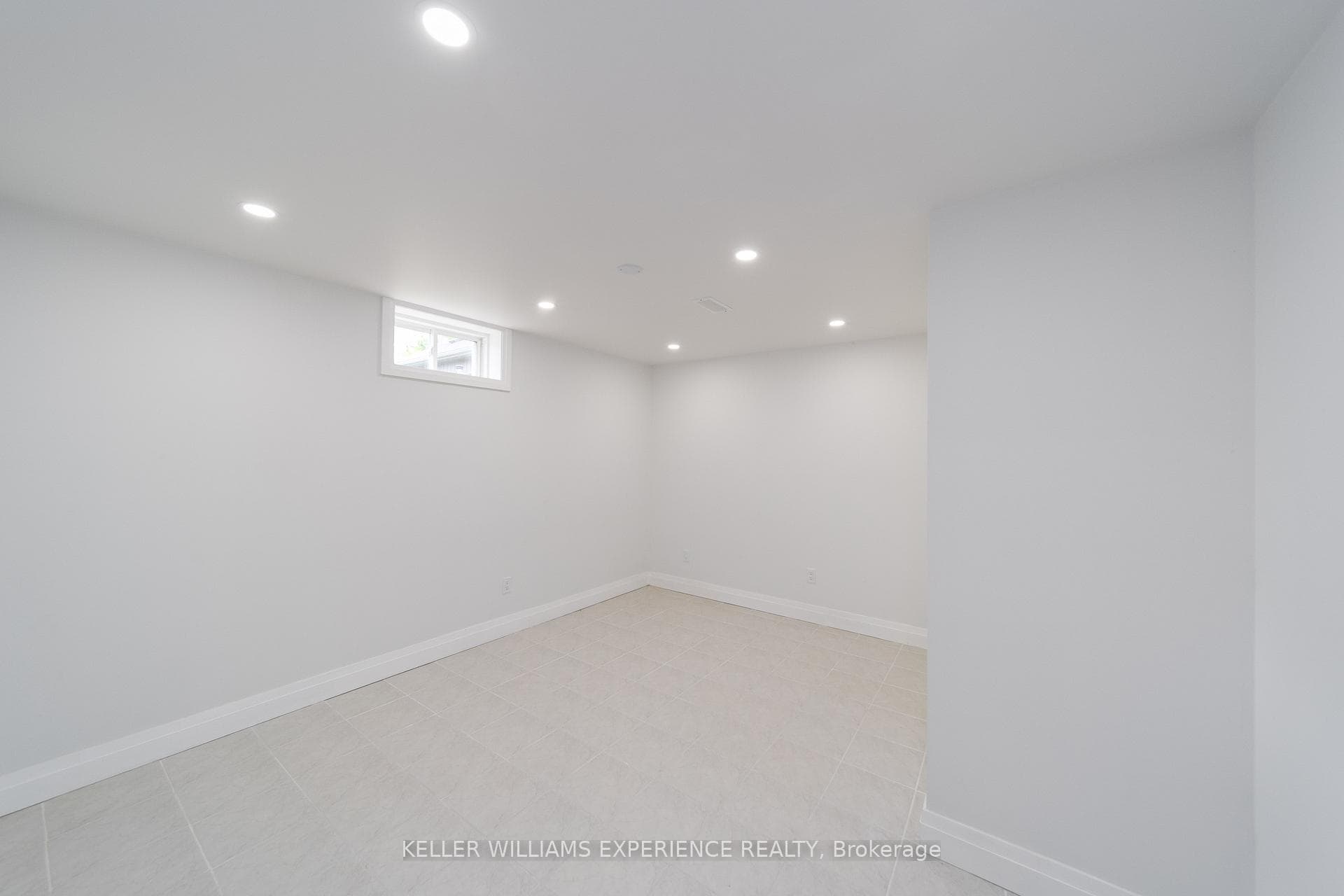 90 Sproule Drive photo 32