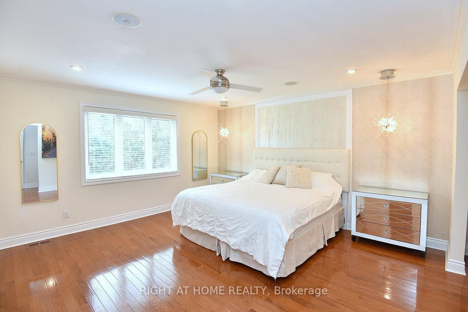 4299 Lakeshore Road photo 19