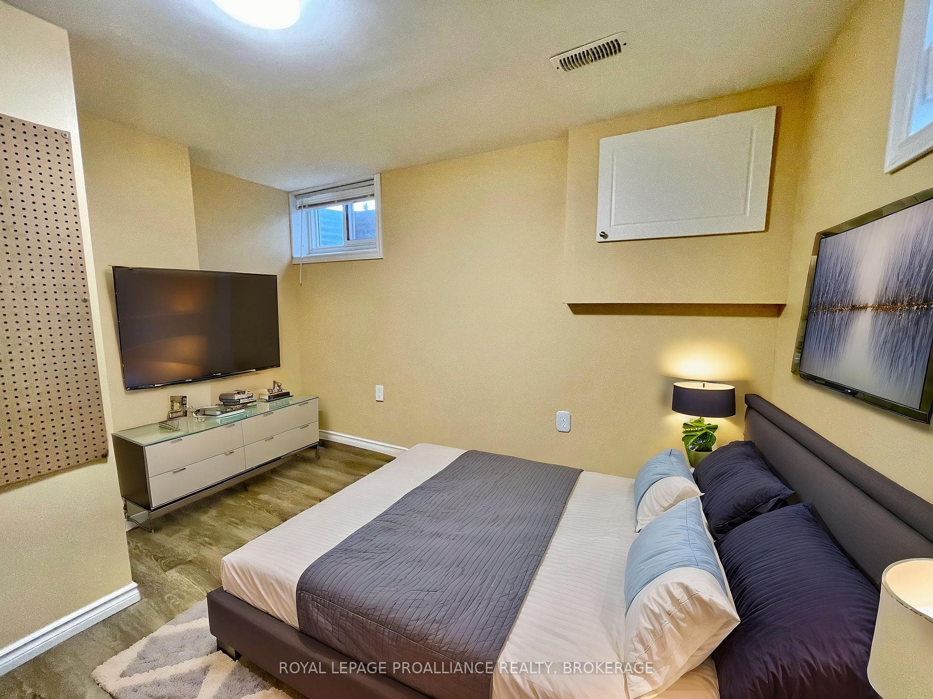 271 Chelsea Road photo 25
