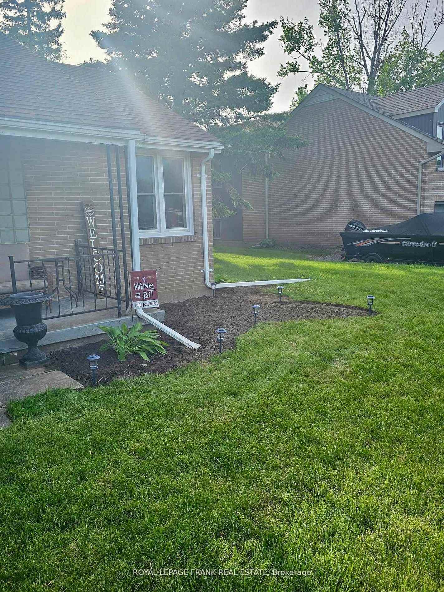 133 Abbott Boulevard photo 23