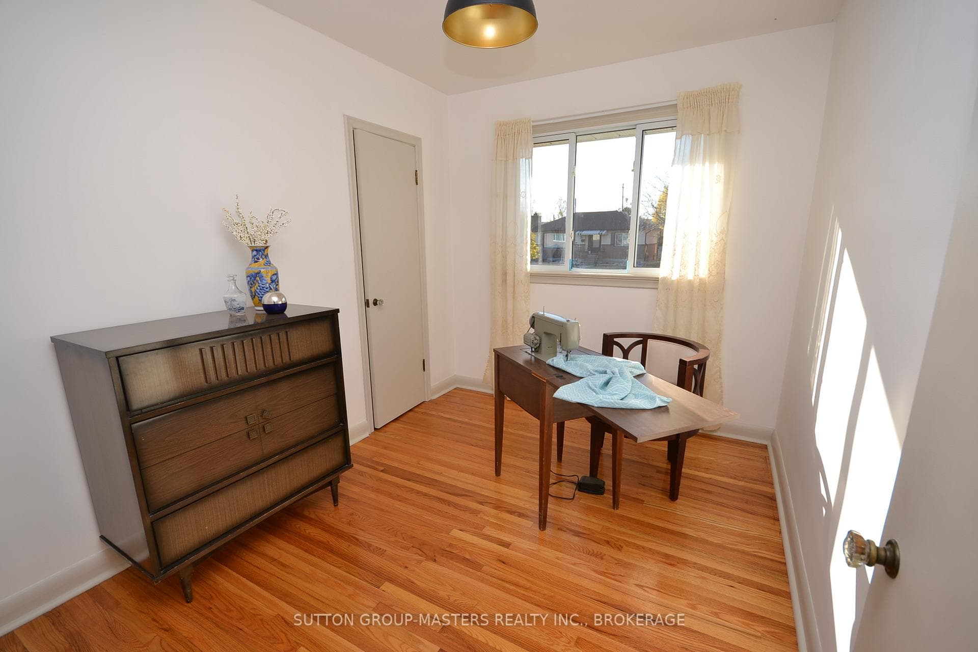 29 Brant Avenue photo 12