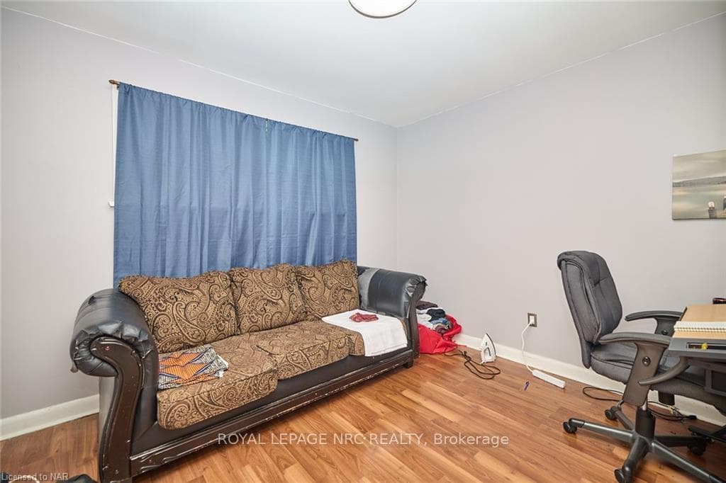 5 EAST HAMPTON Road photo 12