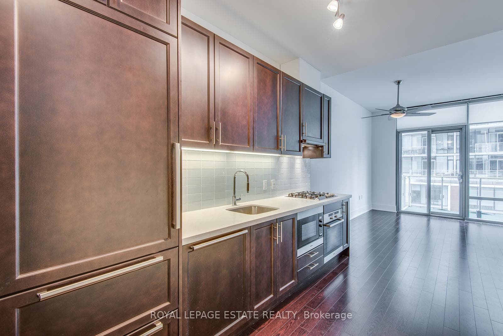 39 Queens Quay Unit 329 photo 2