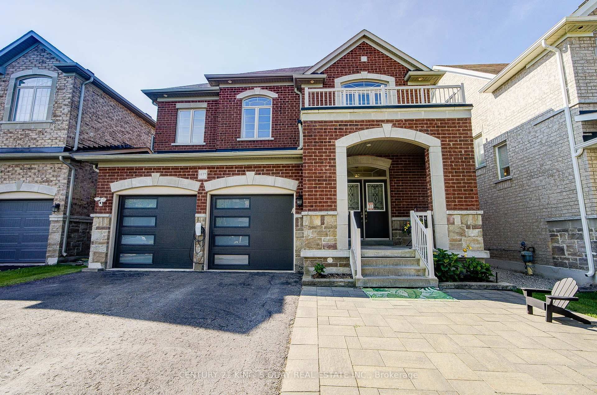 1177 Stuffles Crescent photo 1