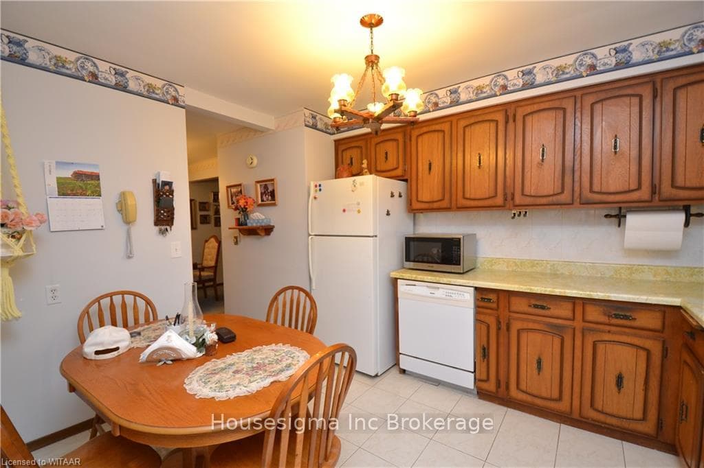 81 CLARKE Street photo 6