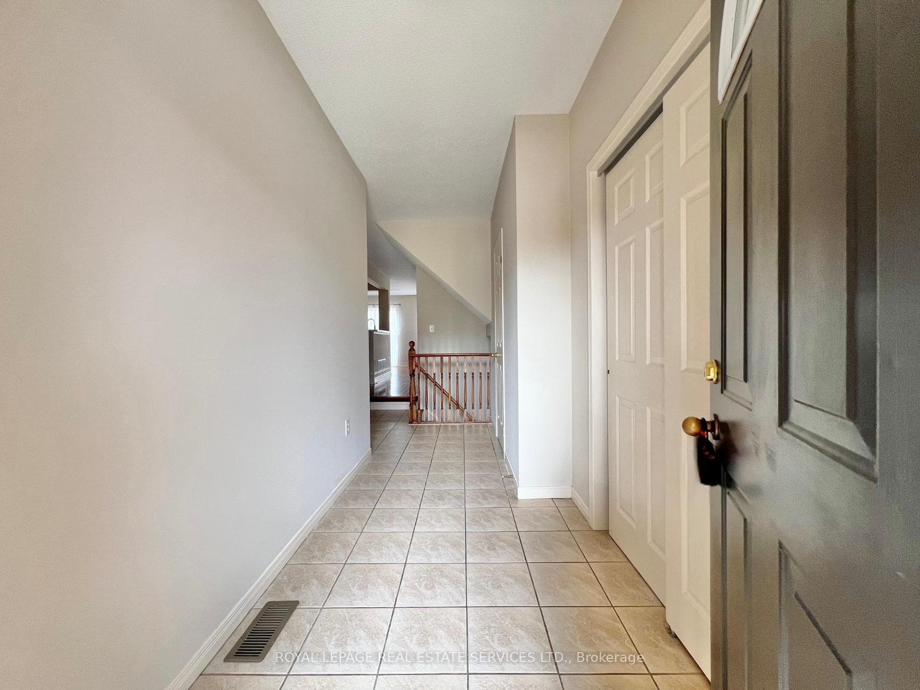Spacious Foyer
