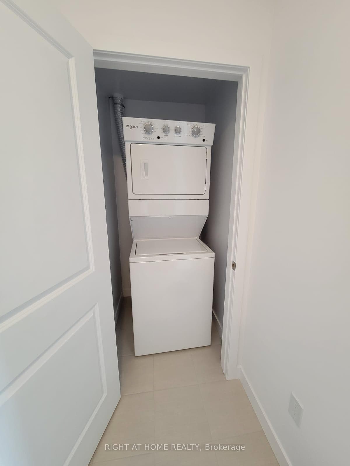 450 Dundas Street Unit 912 photo 21