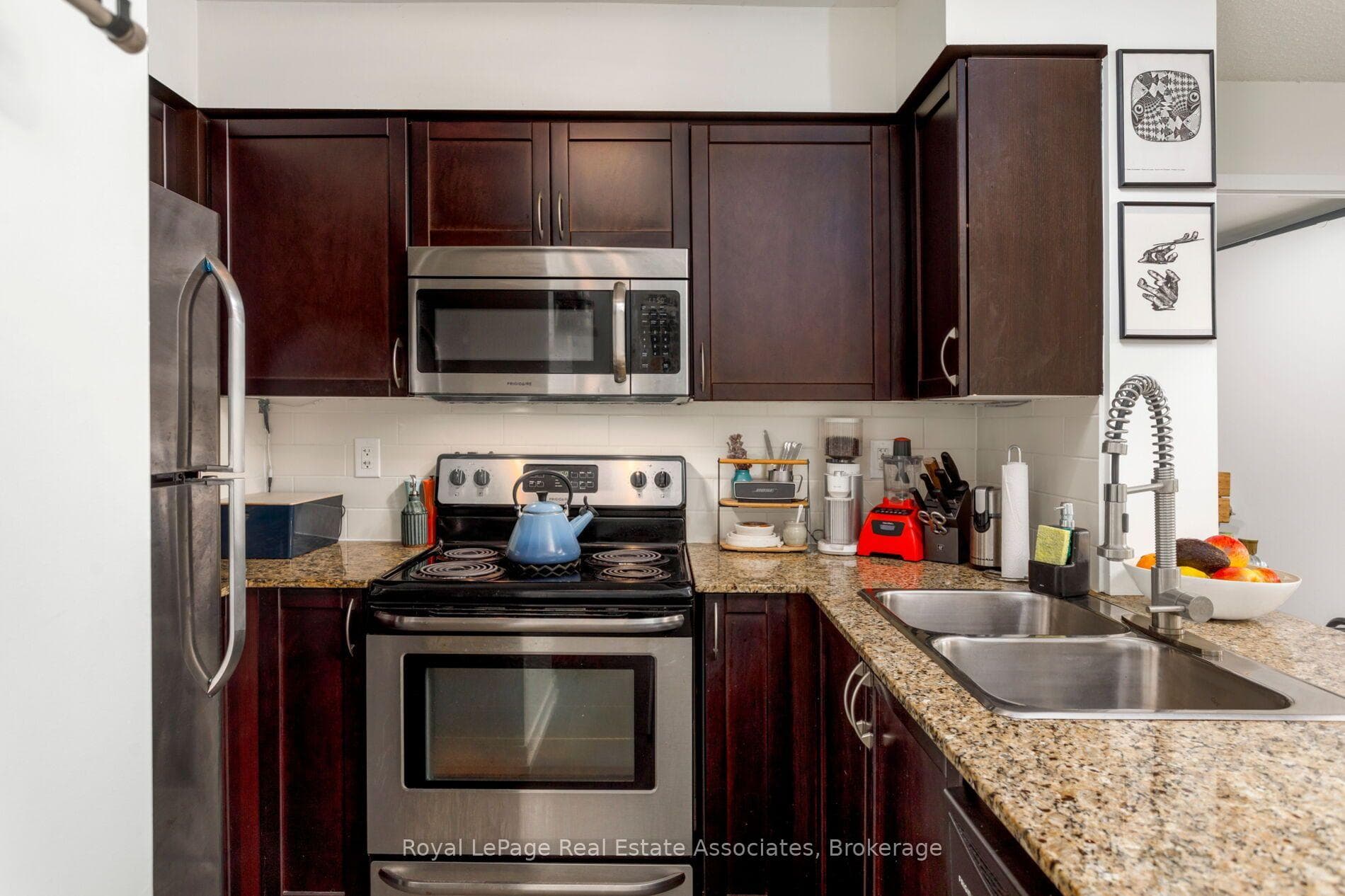 812 Lansdowne Avenue Unit 512 photo 9