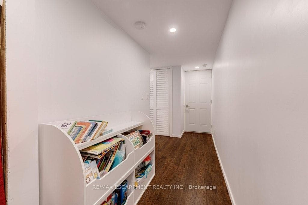 171 WESTBANK Trail photo 29
