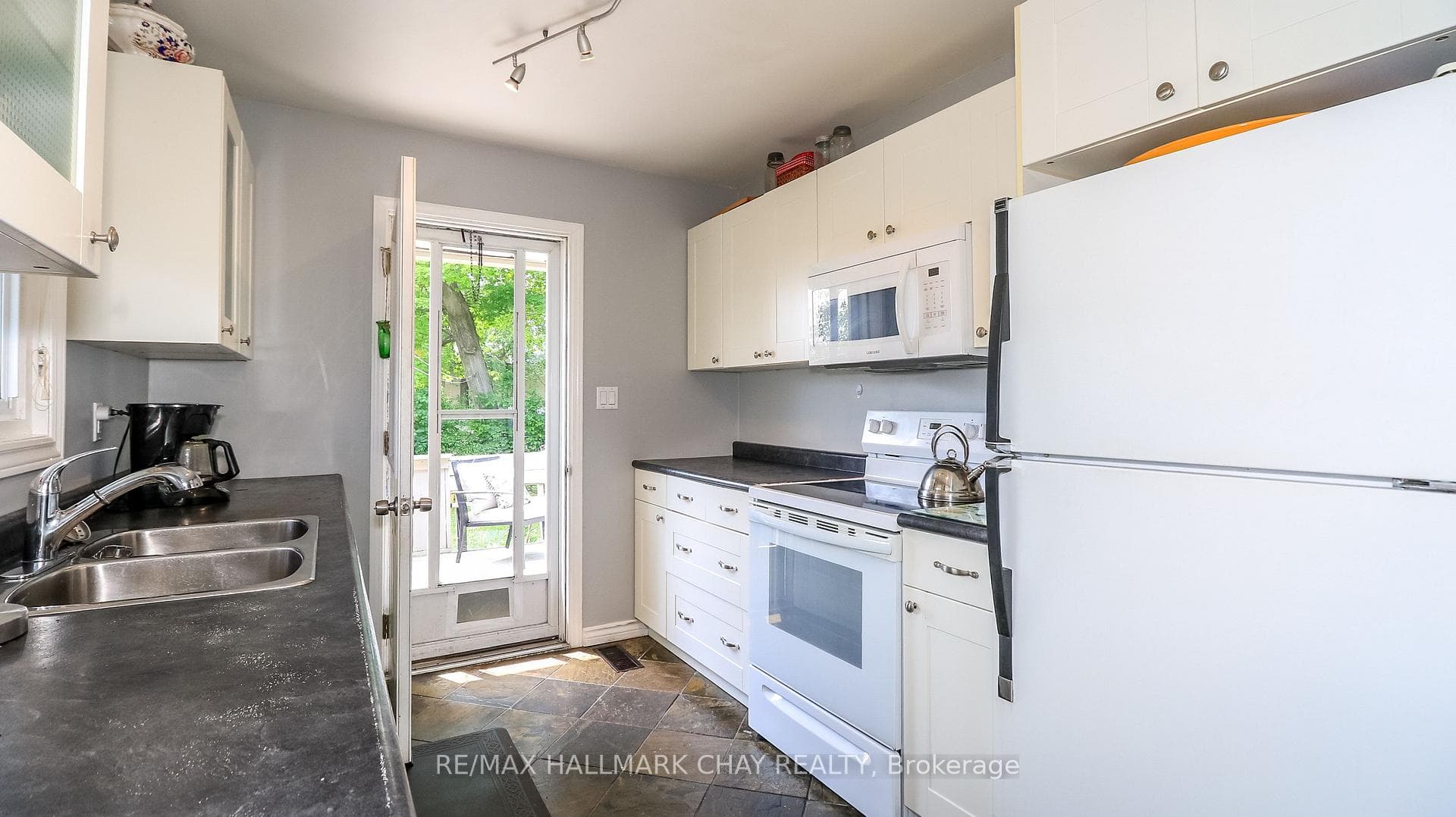 15 Murray Street photo 8