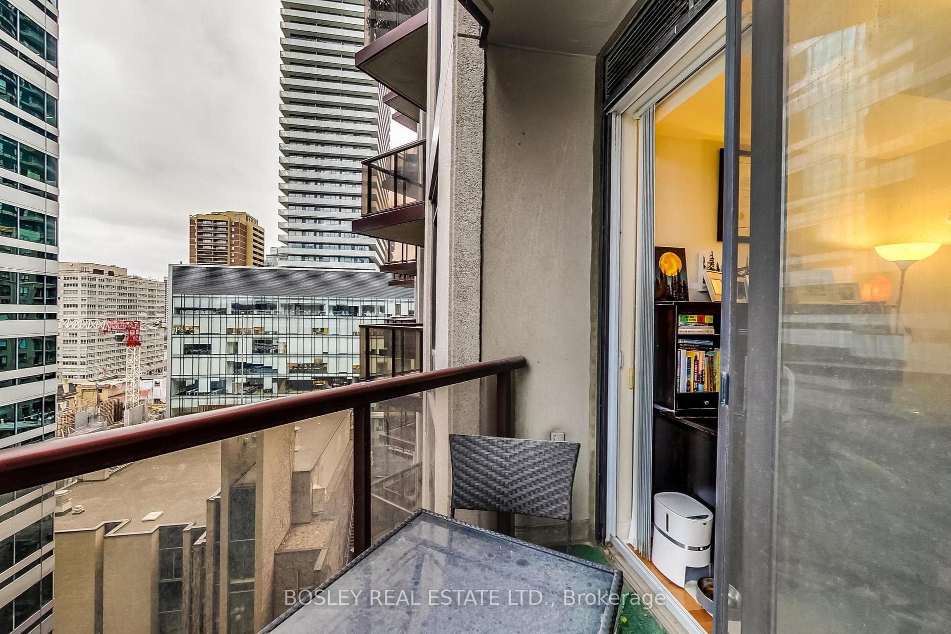 85 Bloor Street Unit 1007 photo 23