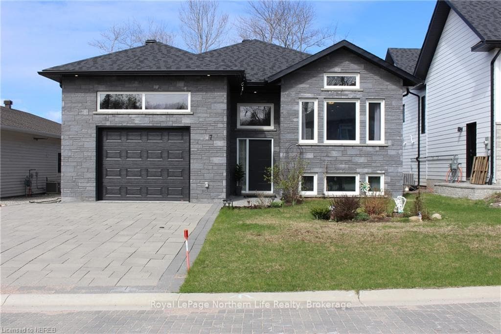 7 GRAND MAPLE Lane photo 1