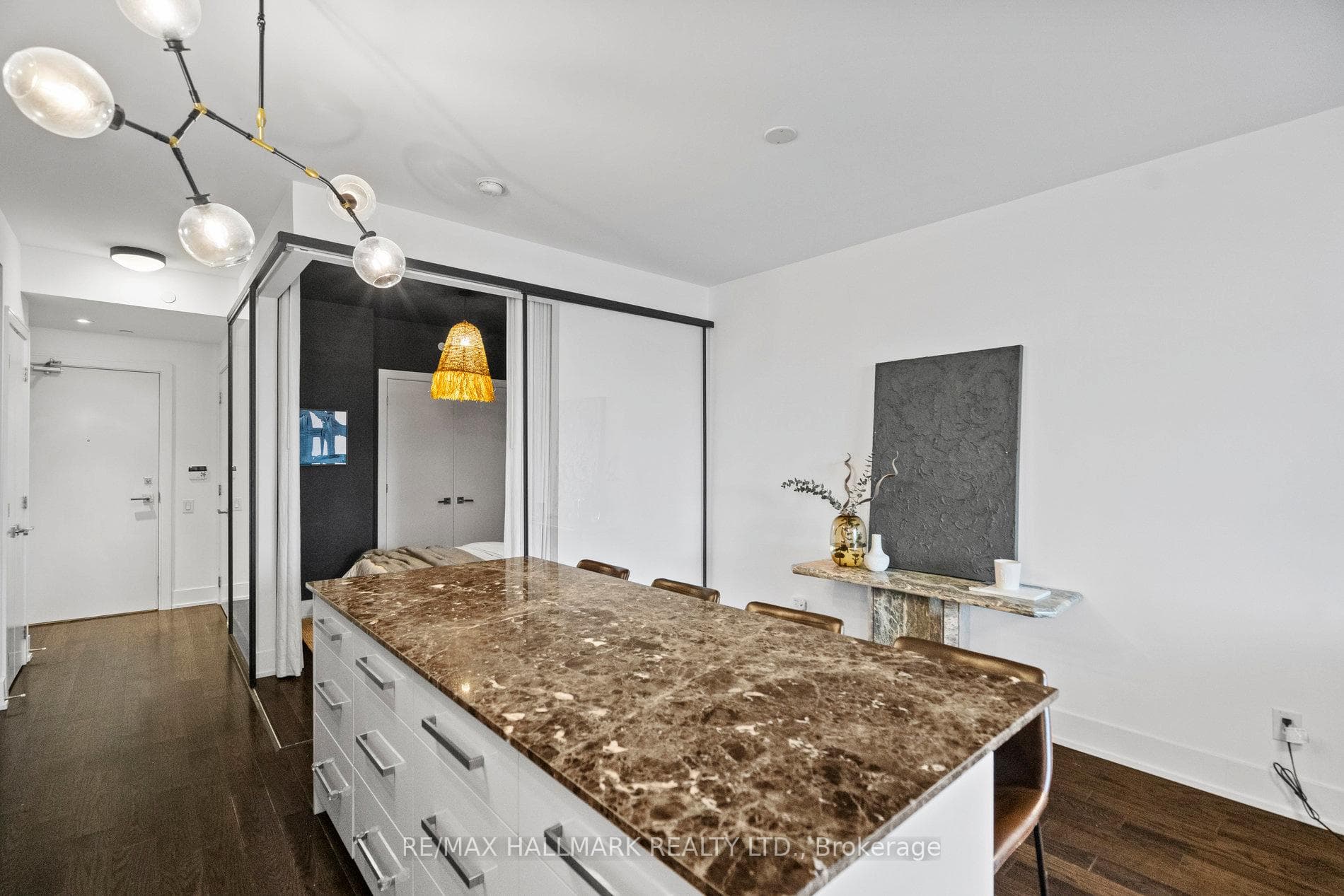 170 Avenue Road Unit 508 photo 12