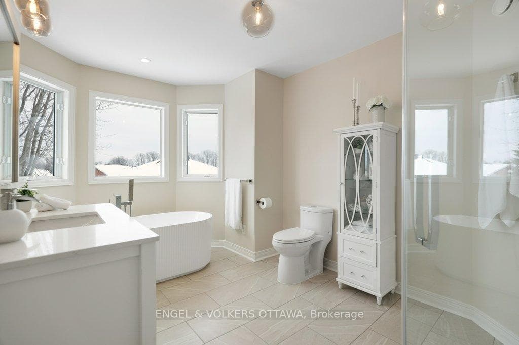 8 Mary Hill Crescent photo 29