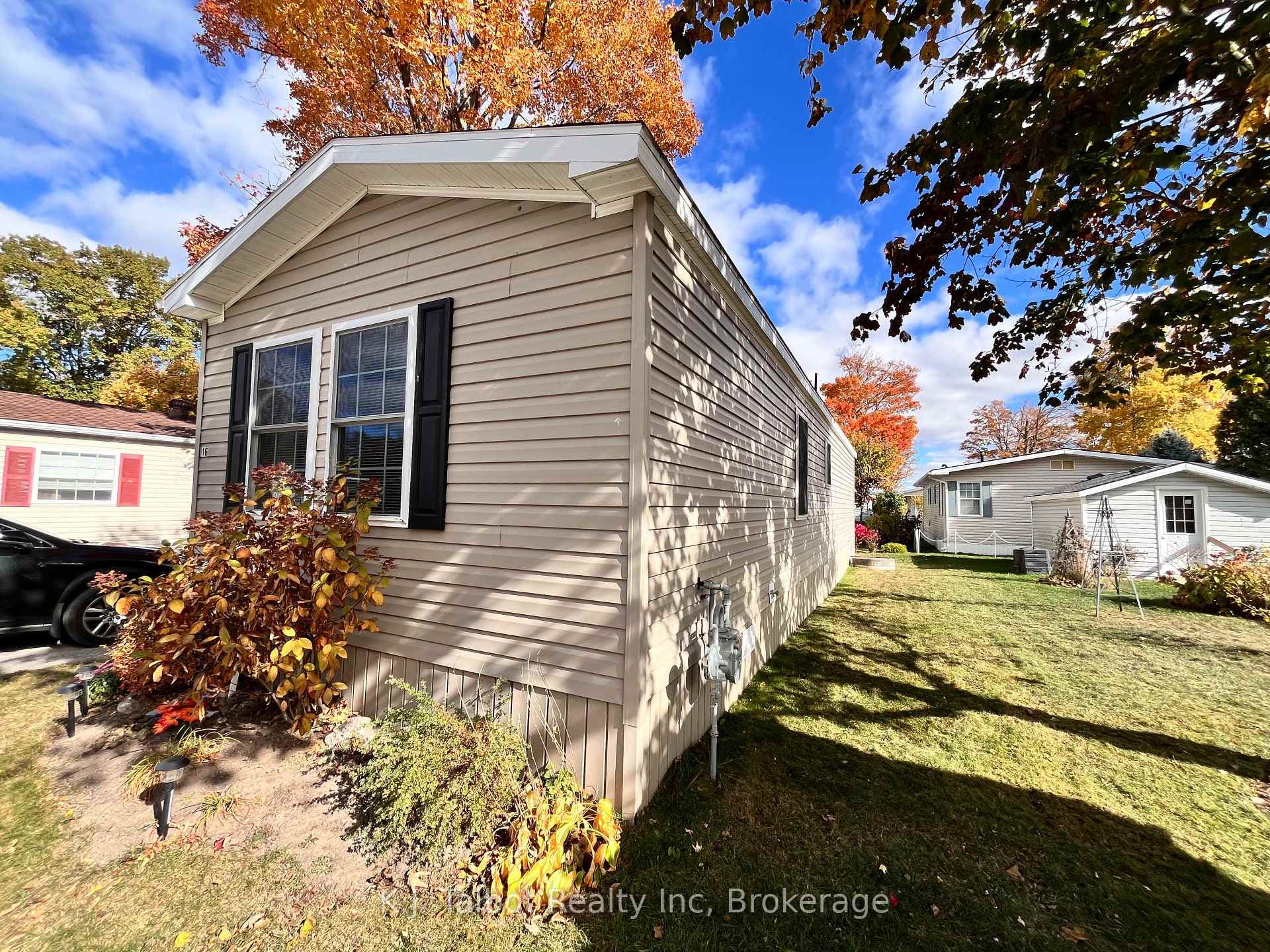 16 CHEROKEE Lane photo 23