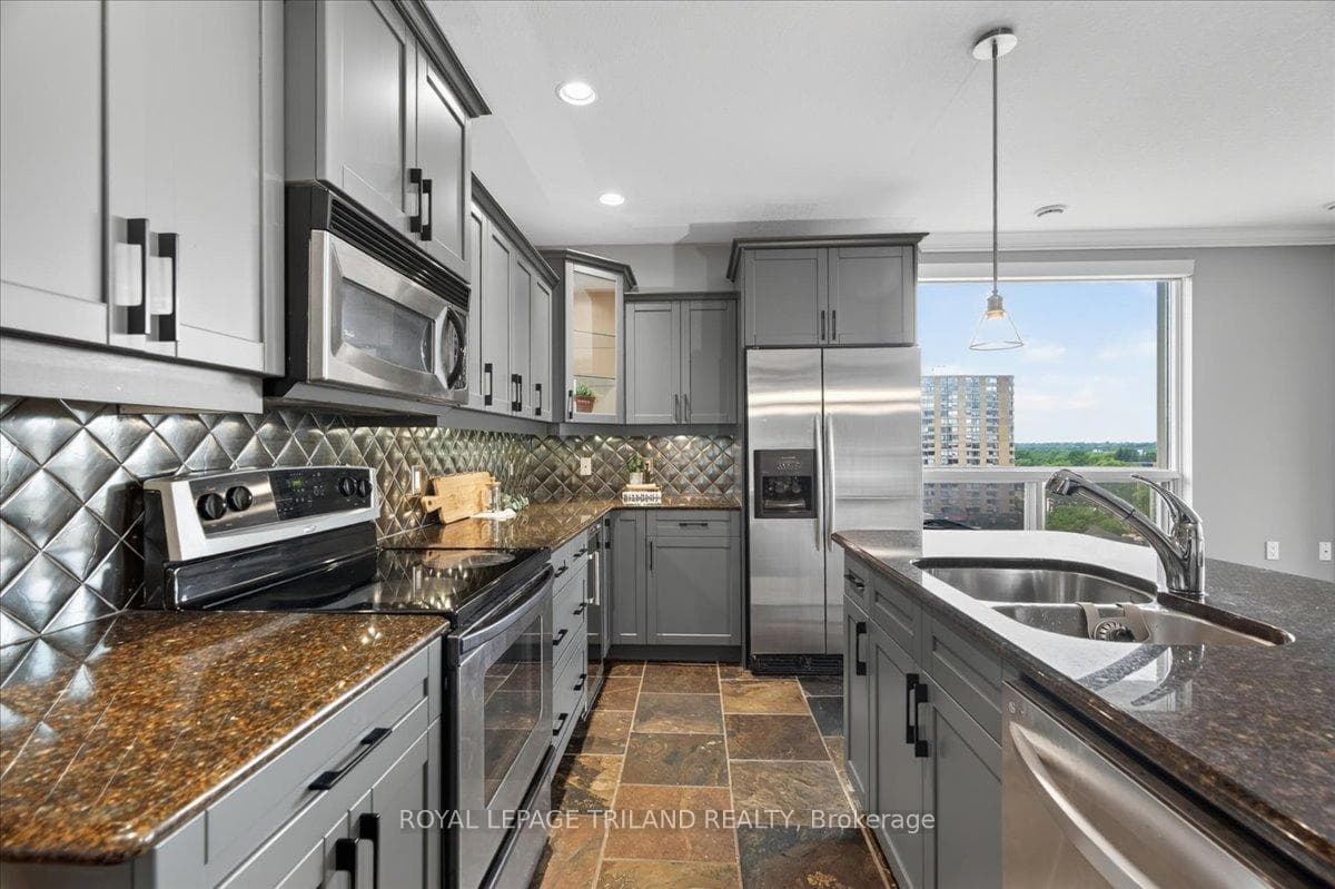 250 Pall Mall Street Unit 908 photo 19
