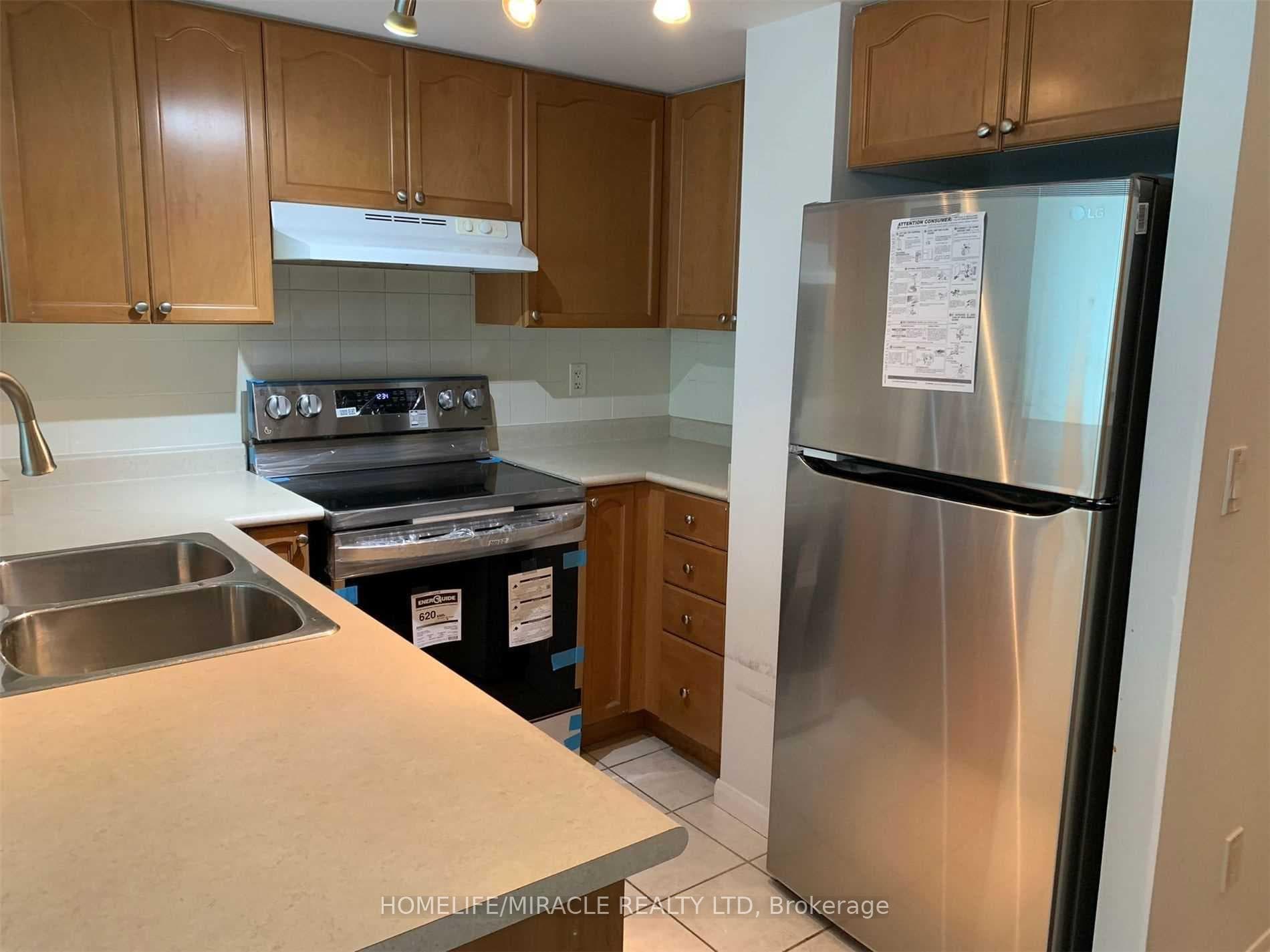 231 Fort York Boulevard Unit 402 photo 12