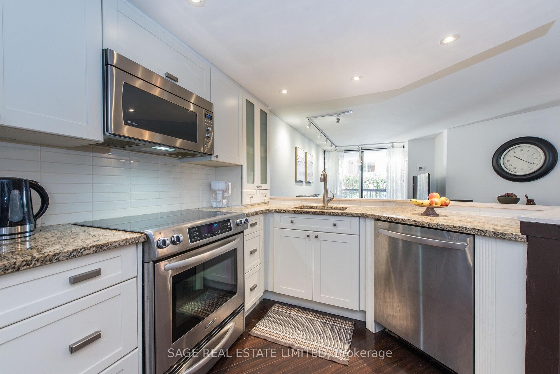 77 Maitland Place Unit 103 photo 5