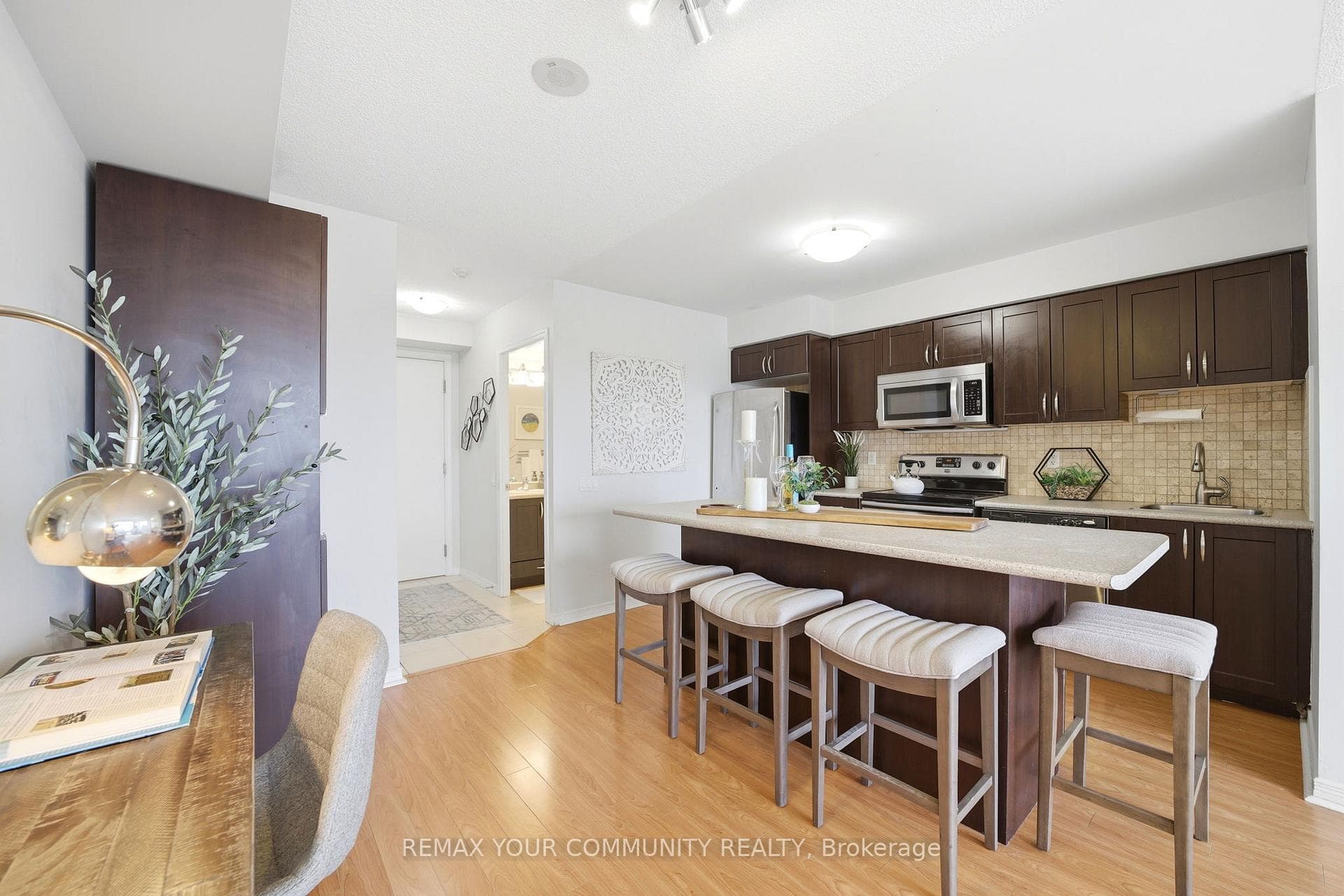 60 Heintzman Street Unit 2102 photo 15