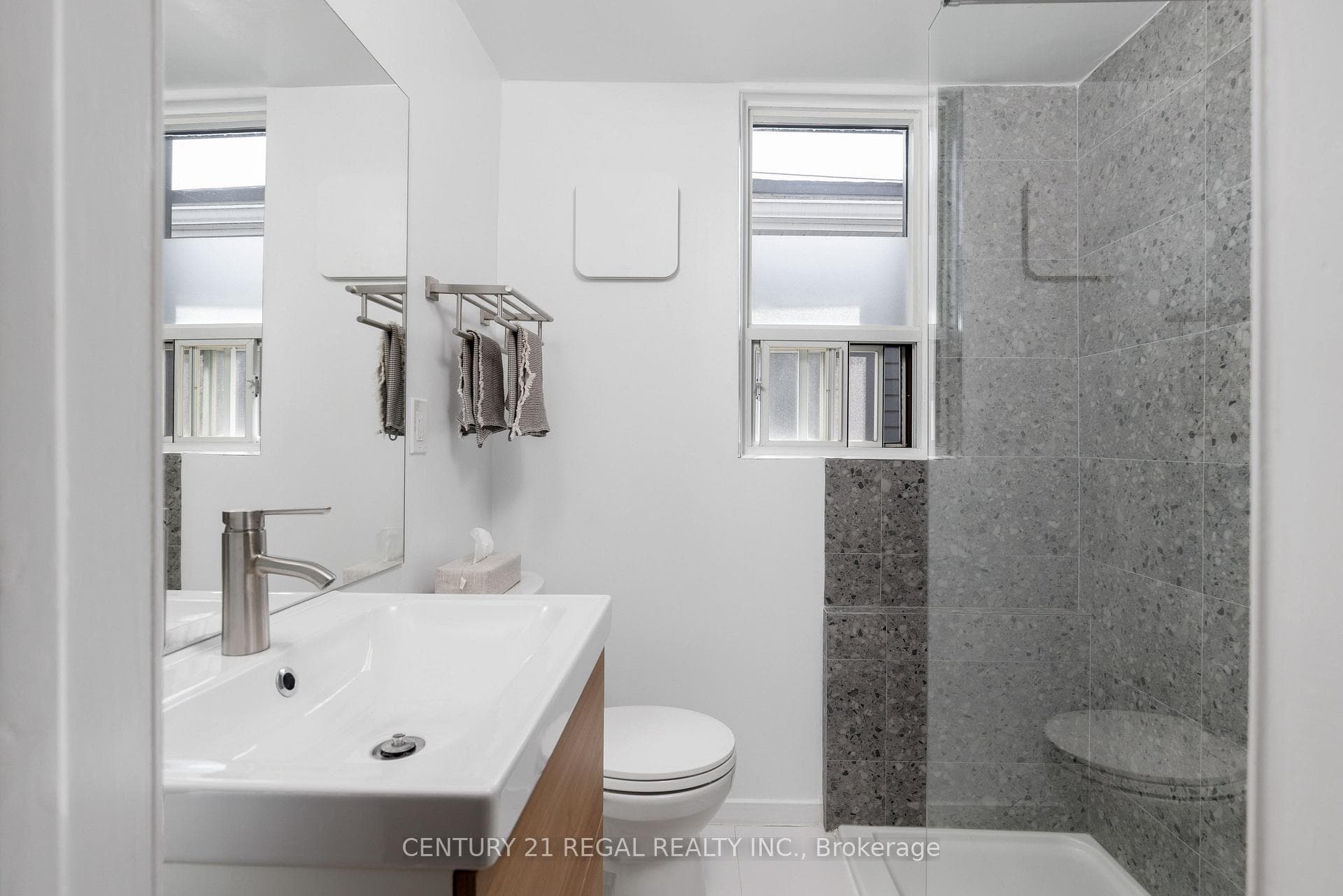 upper level Bathroom