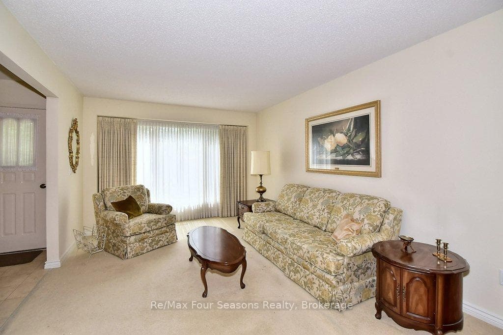 14 Cawker Court photo 9
