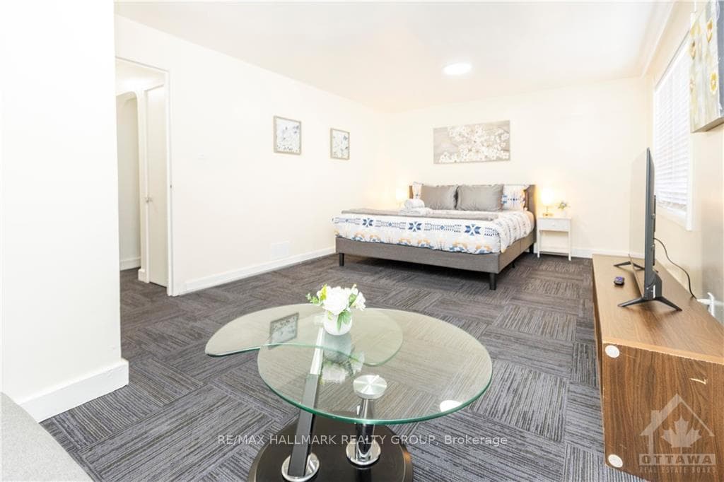 462 BRONSON Avenue Unit 1 photo 16