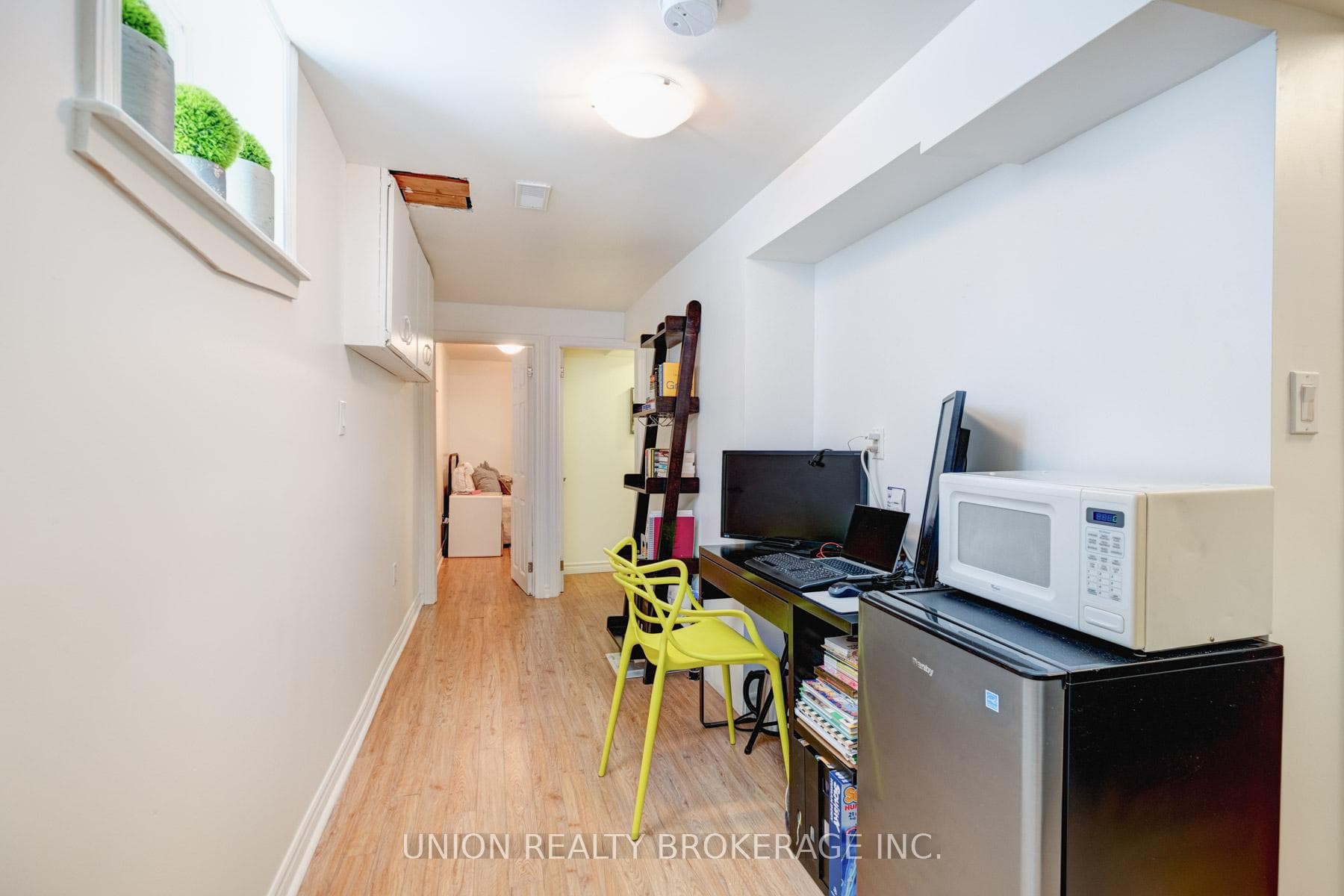 301 Victoria Park Avenue photo 24