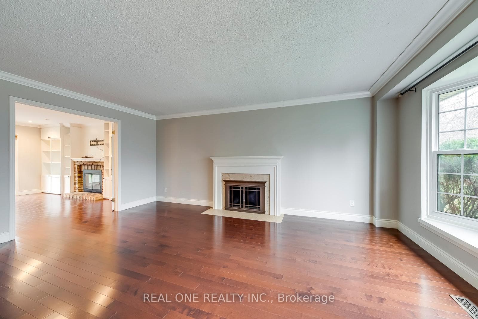 120 Blyth Crescent photo 9