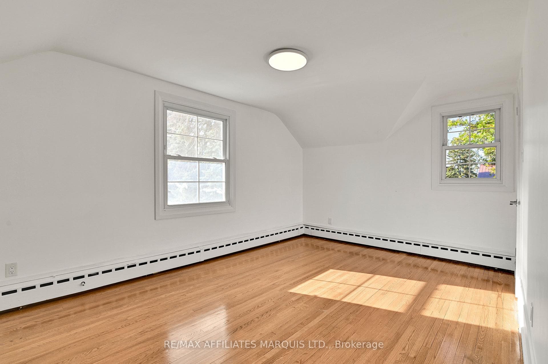 1603 Peter Street photo 33