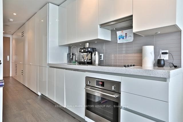 38 Stewart Street Unit 302 photo 7