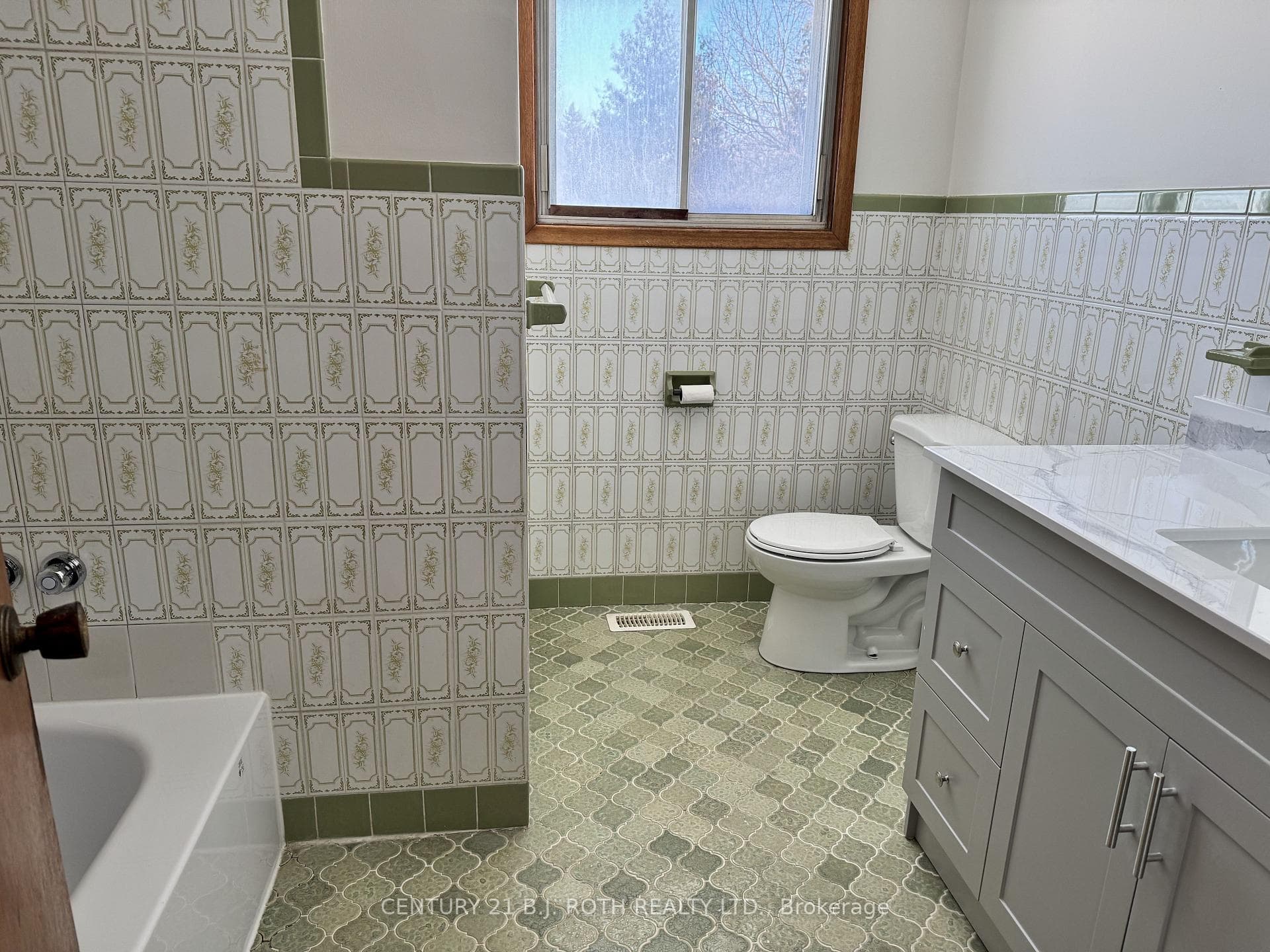 915 Taunton Road photo 13