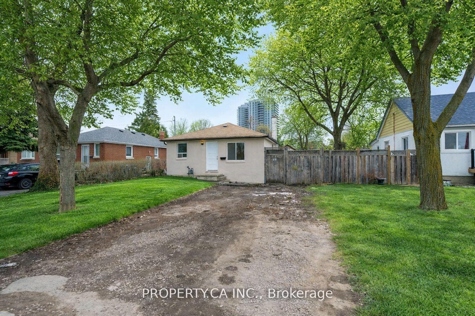 46 McMurchy Avenue photo 2
