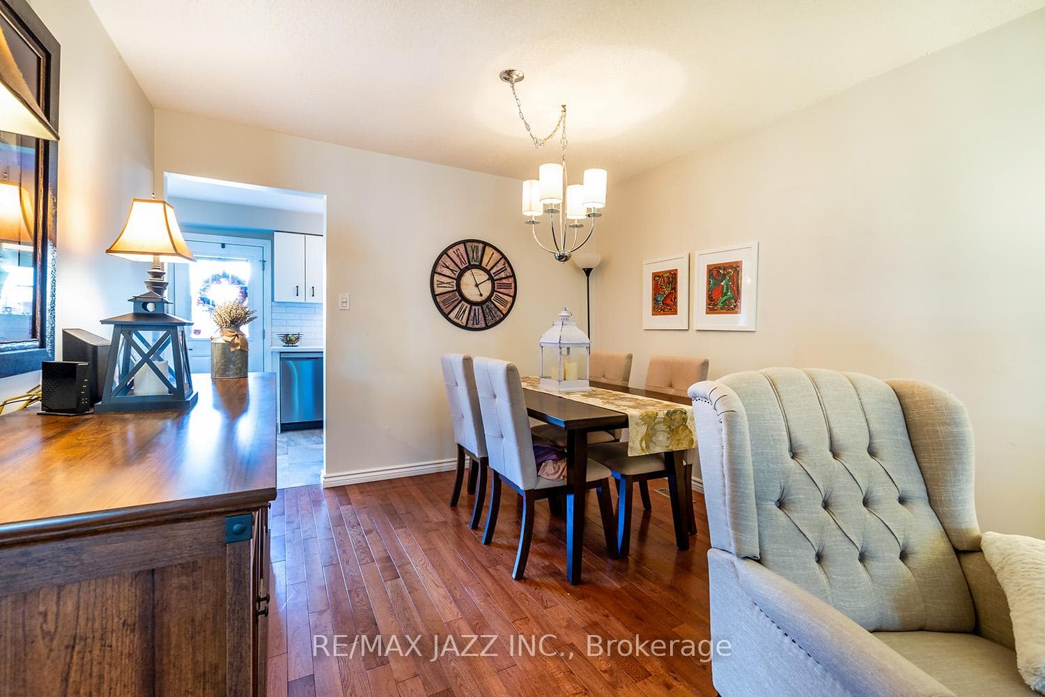 10 Bassett Boulevard Unit 102 photo 16