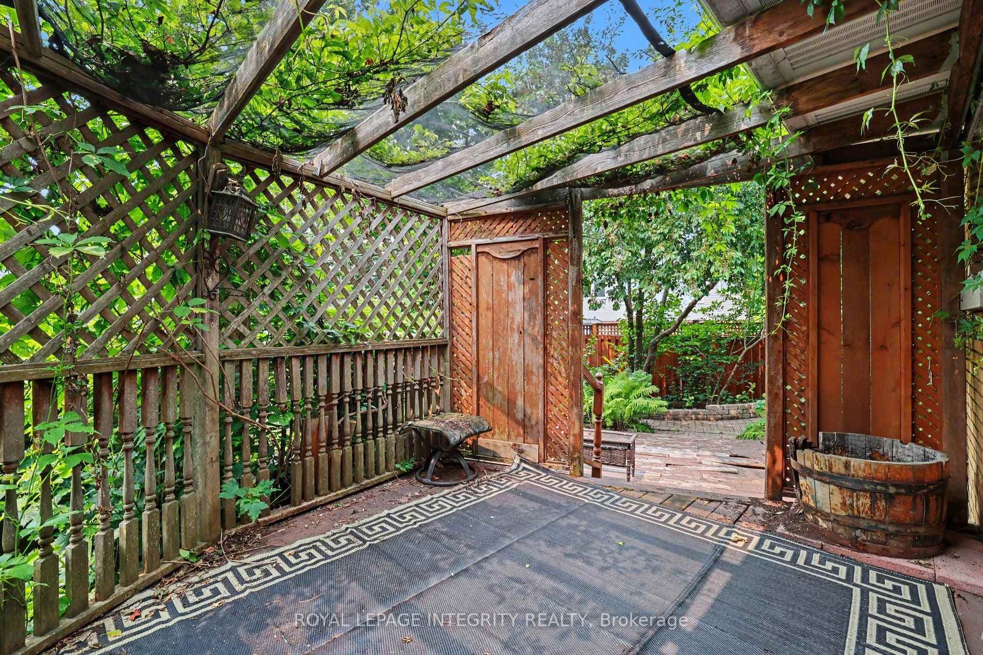 2076 Niagara Drive photo 33